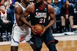 开云体育官网-篮网鏖战江苏队，恩比德高光表现