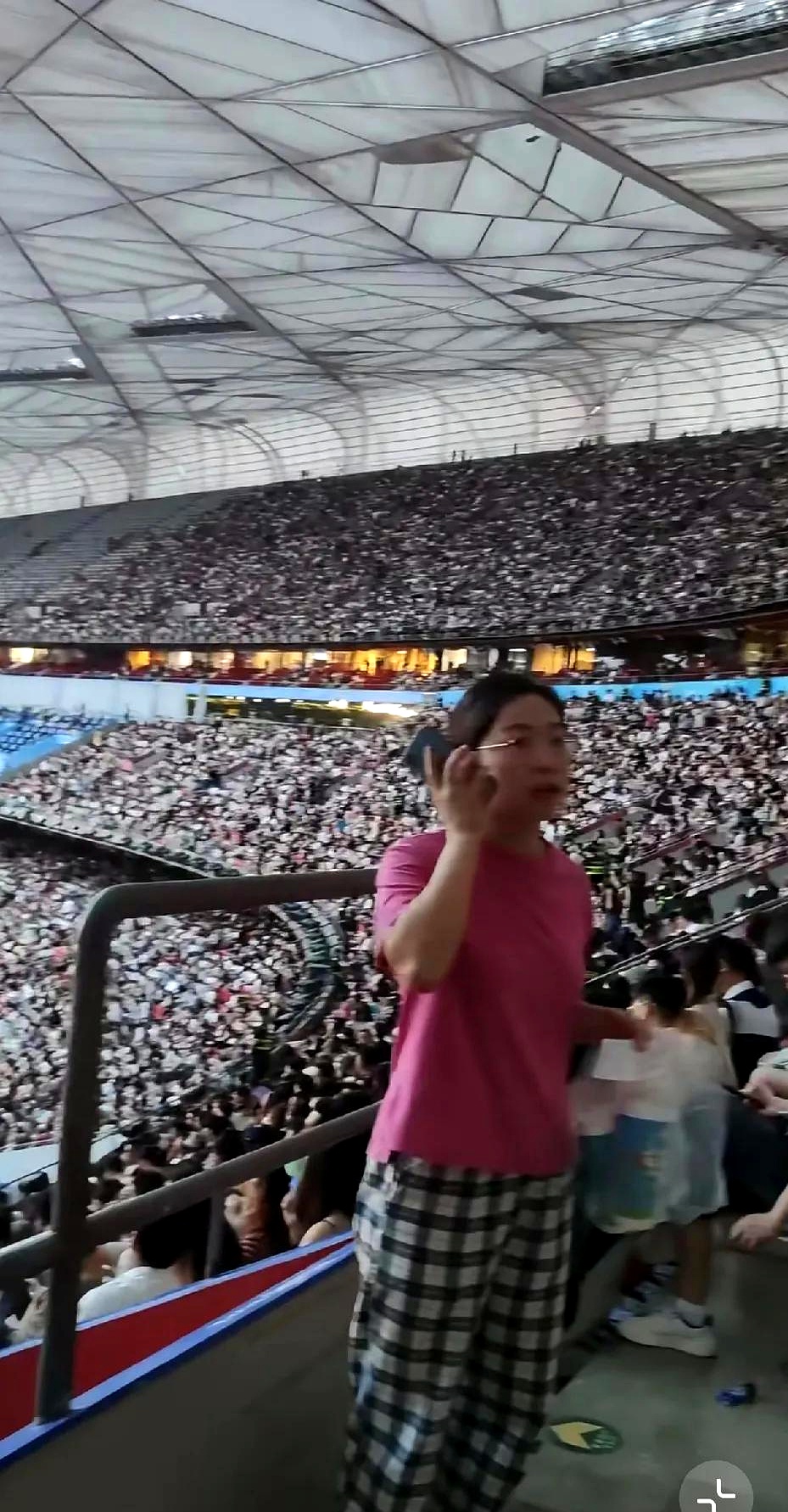 震撼场面！比赛现场座无虚席观众如潮的简单介绍