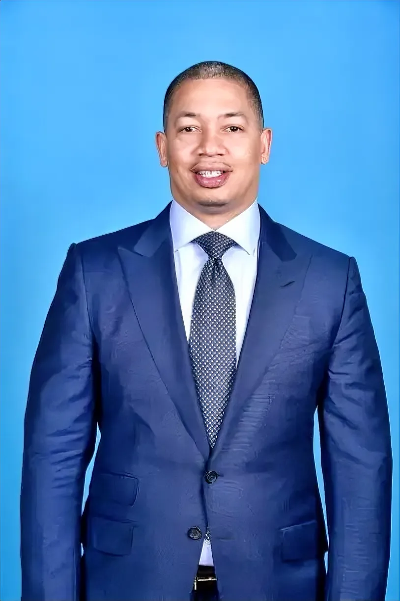 球队防守端提升明显，主教练稳定防线成重要功臣