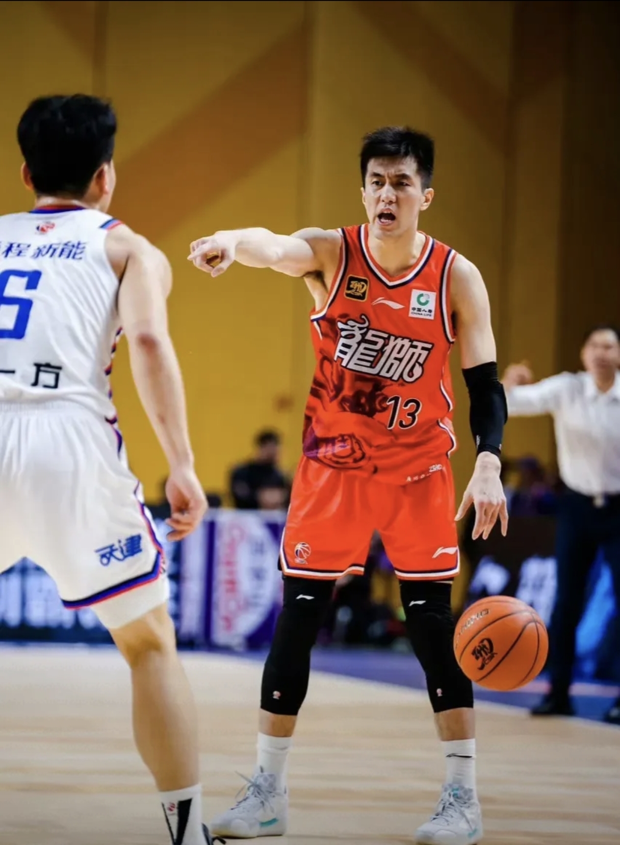 包含湖人轻取广州队,郭艾伦刷新纪录的词条 包含湖人轻取广州队,郭艾伦刷新纪录的词条