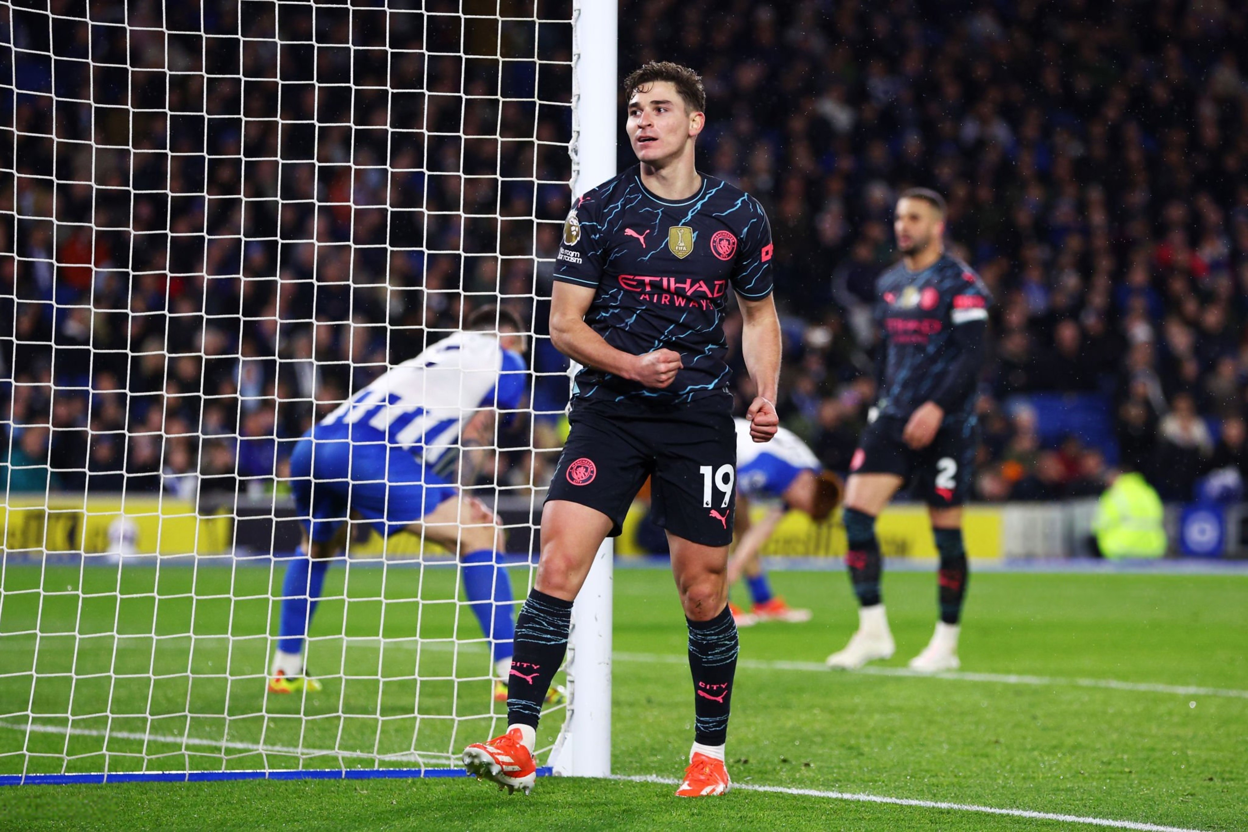 阿斯顿马丁轻取梅赛德斯，勒克莱尔统治全场的简单介绍